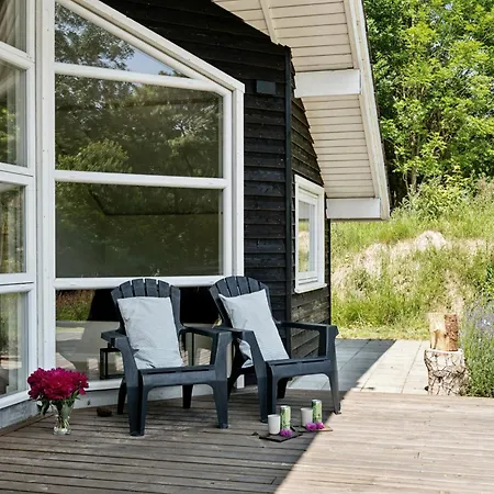 Forest House With Stream By Hjarbaek Fjord 度假居