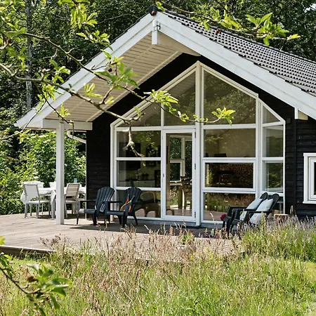 Forest House With Stream By Hjarbaek Fjord 度假居